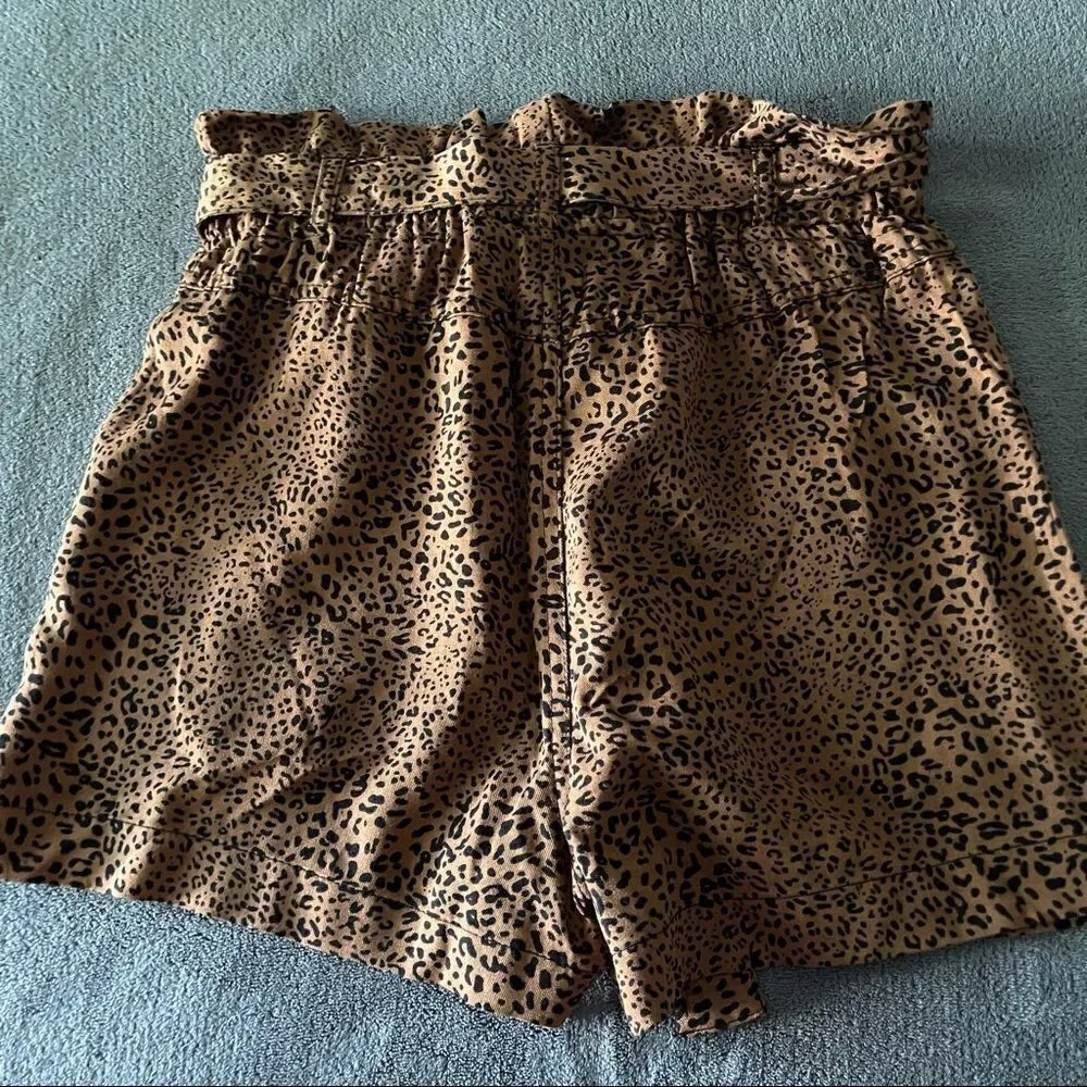 NWT thread and supply paperbag lepord shorts size xs